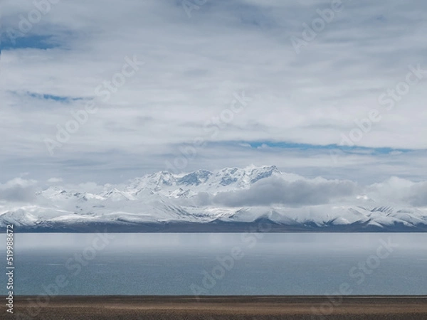 Obraz Stunning scenery of plateau lake in Tibetan