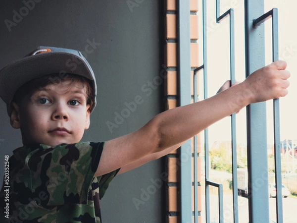 Obraz child in a cage