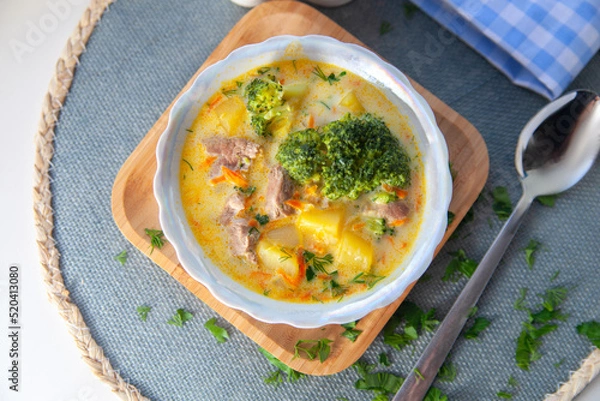 Obraz soup with broccoli on the plate