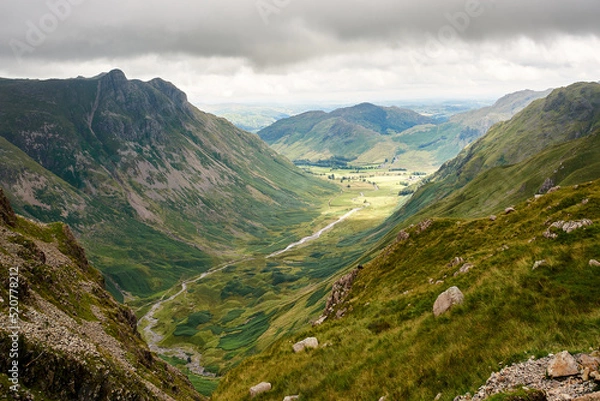 Fototapeta  A view down the Langdale Valley from Rossett Pike in the Lake District