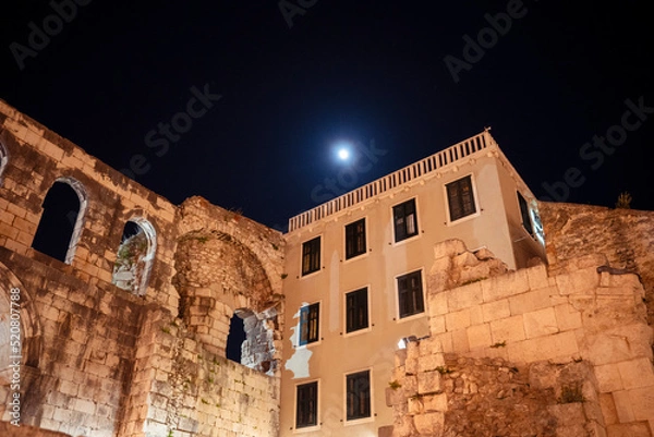 Fototapeta Split Mond Nacht