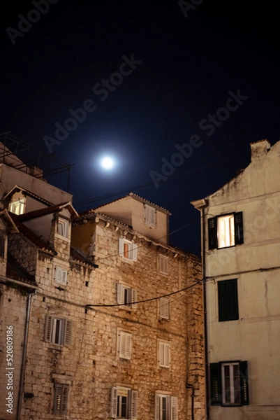 Fototapeta Split bei Nacht