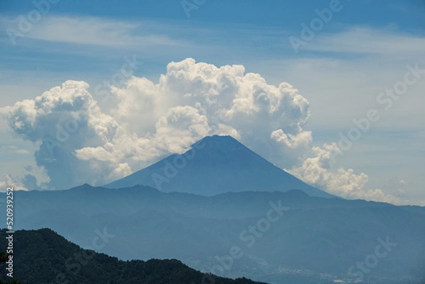 Fototapeta 昇仙峡から見る夏の富士山