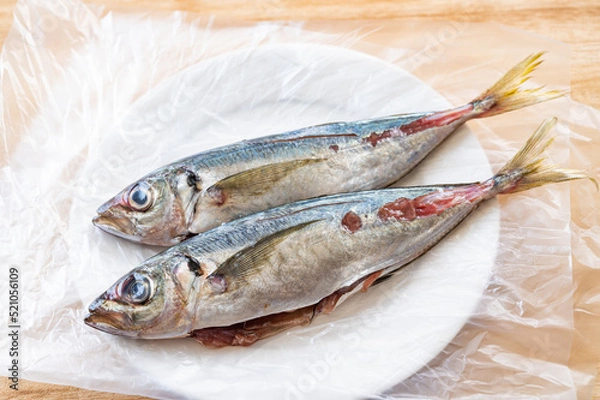 Fototapeta 下処理して塩をまぶす