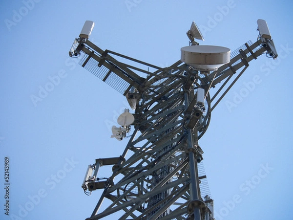 Obraz Antennas on mobile network tower.