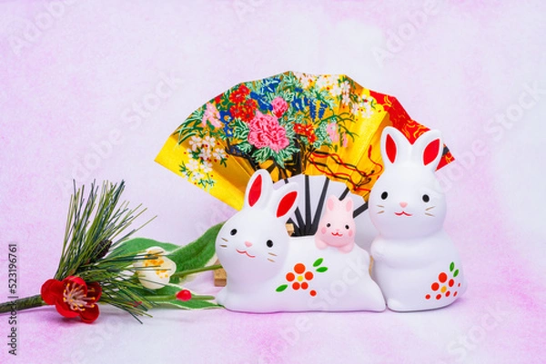 Fototapeta 写真素材:令和5年・2023年の干支は卯（う・うさぎ）　卯年の年賀状素材（和風、和紙、千代紙、お正月小物等）