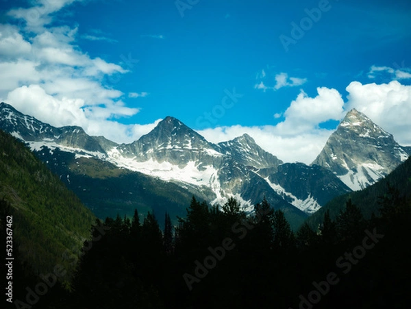 Fototapeta mountains and clouds