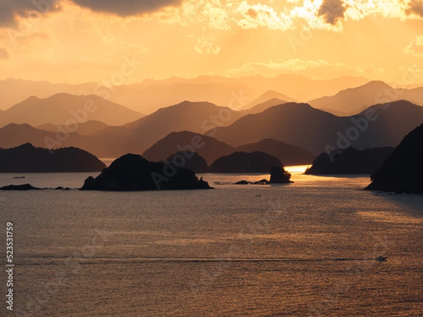 Fototapeta 紀伊山地　海　航跡