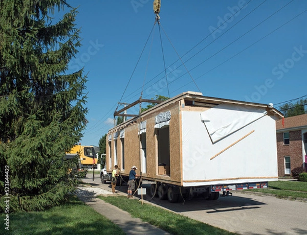 Obraz Readying Modular Home to be Lifted off Flatbed 