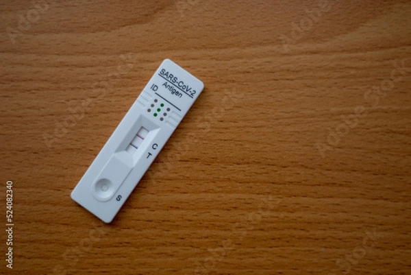 Obraz Test results, ATK infected with COVID-19