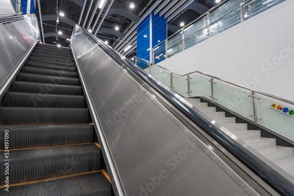 Obraz Escalator in subway station