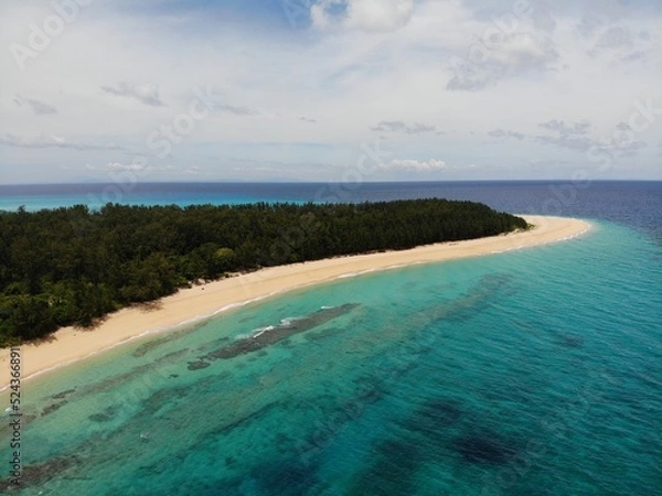 Fototapeta Beautiful aerial shot of beaches and islands in Philippines