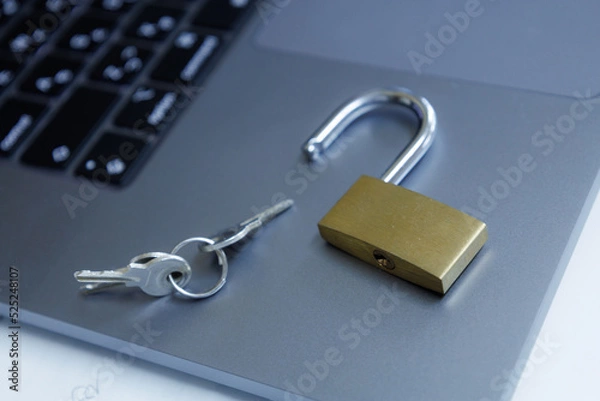 Obraz パソコンと南京錠　セキュリティ　イメージ