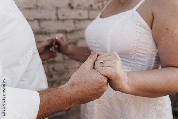 Obraz Couple holding hands