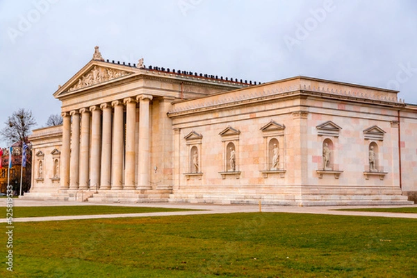 Fototapeta Königsplatz square, built in the style of European Neoclassicism in the 19th century, Munich, Germany