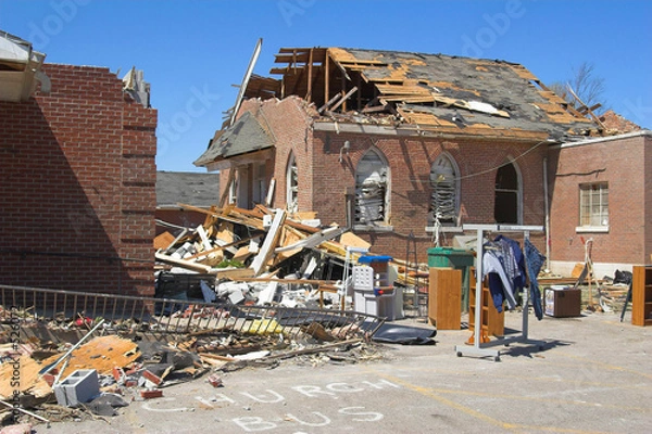 Obraz uszkodzenie tornada ky 3e