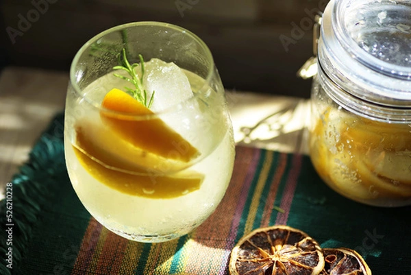 Fototapeta 冷たく冷えたかき氷状のレモンサワー
