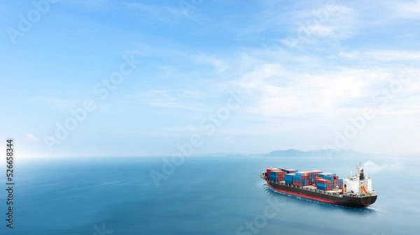 Obraz Kontener towarowy statek w oceanie o Sunset Blue Sky tło z przestrzenią kopiowania, statkiem morskim i żeglugiem frachtu morskiego, międzynarodowa globalna logistyka biznesowa koncepcja eksportu importowego