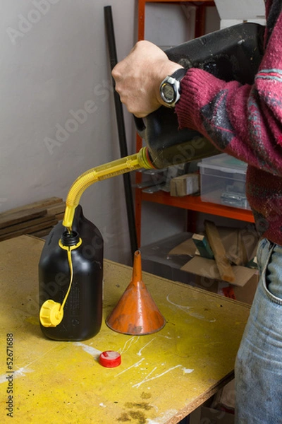 Obraz Kanister umfüllen