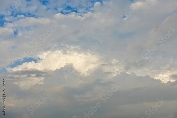 Fototapeta 太陽光が透ける雲　雲の背景