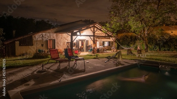 Fototapeta maison le soir