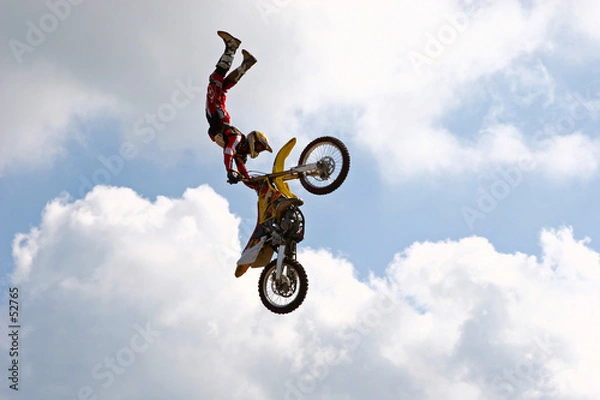 Obraz embrasser sa roue avant