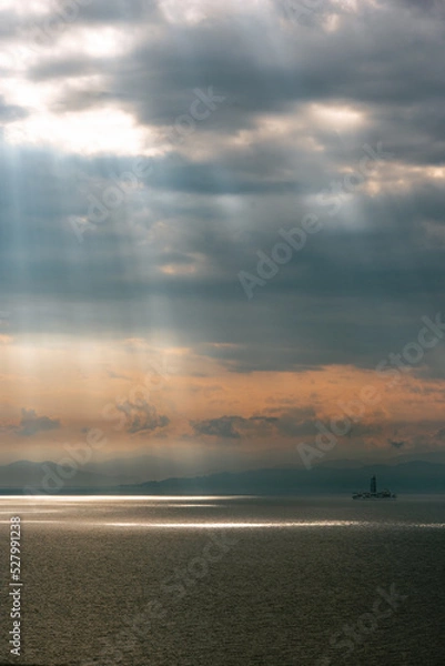 Obraz 雨上がりの光条