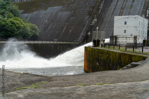 Obraz ダムの放流