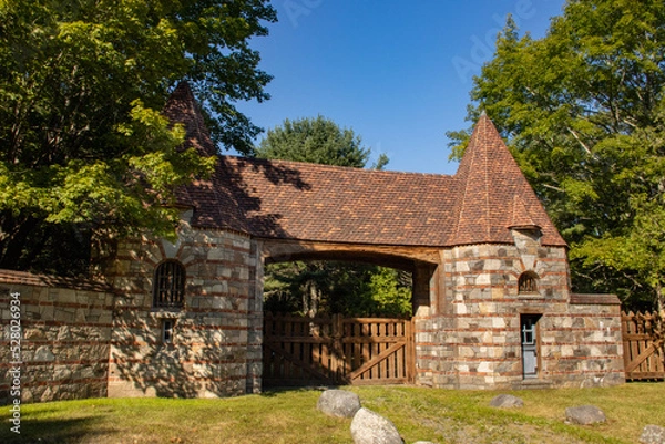 Fototapeta Stone Gate House