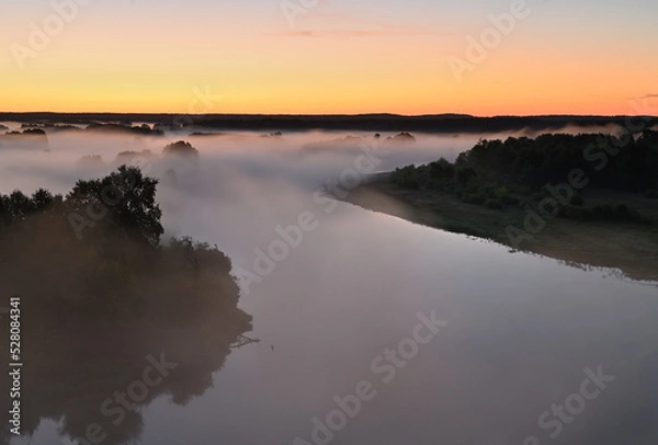 Obraz Mglisty wschód słońca