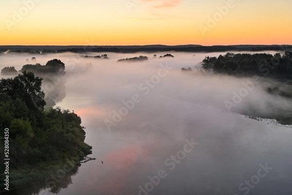 Obraz Mglisty wschód słońca