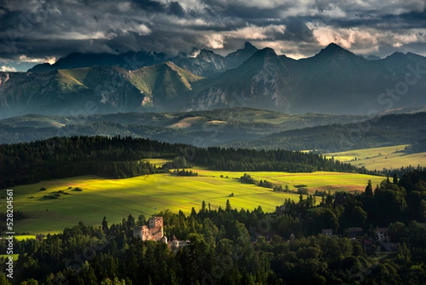 Fototapeta View from Pieniny at the Dunajec Castle in Niedzica and the Tatra Mountains. Summer, Poland. Widok z pienin na Zamek Dunajec w Niedzicy i tatry. Lato, Polska.
