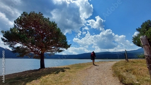 Obraz Bordeando el lago Matemale