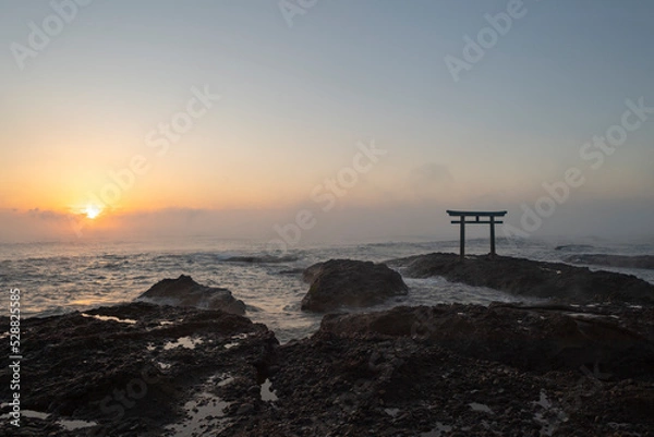 Fototapeta 「神磯の鳥居」大洗磯前神社　日の出