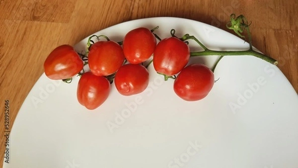 Obraz cherry tomatoes on a plate
