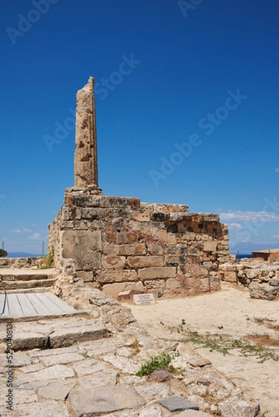 Obraz The ruins of the Temple of Apollo on the Greek island of Aegina.