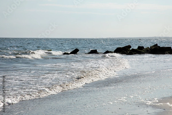 Obraz rocks and waves at the beach
