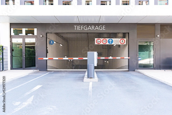 Obraz Jeden i wyjdź na parking parkingowy