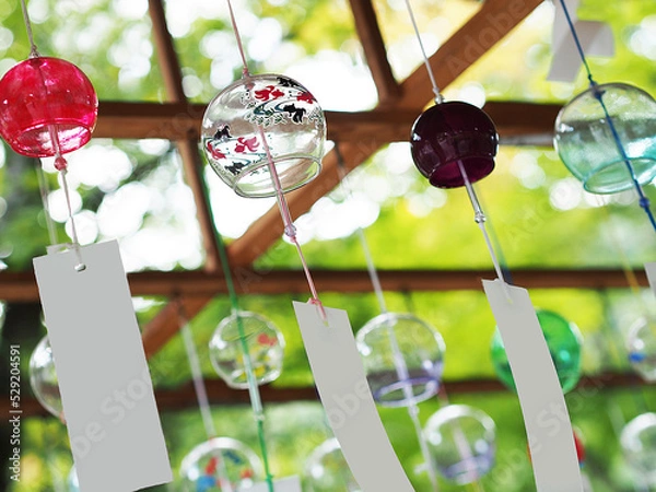 Obraz 屋外につるされている風鈴