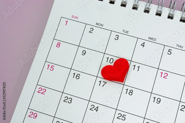 Fototapeta Red heart shape on the date of the 10th day in the calendar.