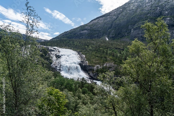 Fototapeta Wasserfall Nyastølfossen im Husedalen bei Kinsarvik, Norwegen