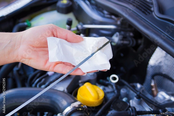 Obraz Ölstand beim PKW prüfen