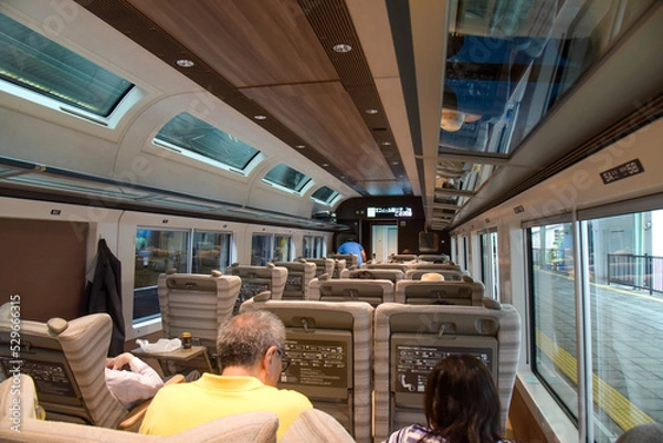 Fototapeta サフィール踊り子　車内