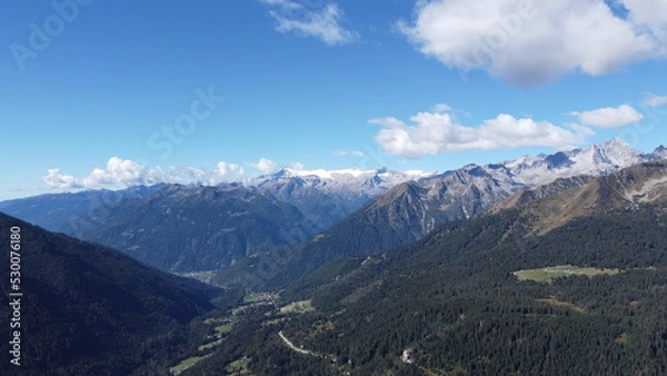 Obraz paesaggi montagna natura fiori alberi cielo verde