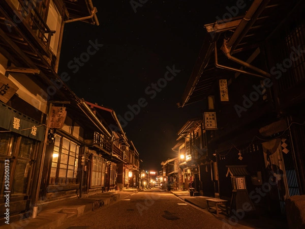 Obraz 夜中の奈良井宿の街並み