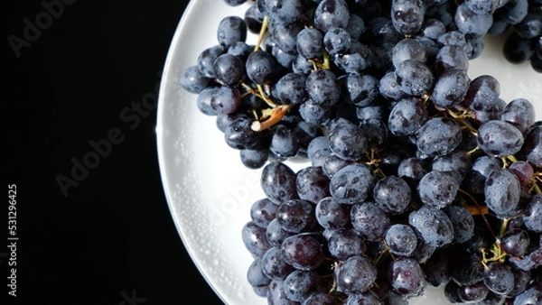 Obraz grapes on a plate