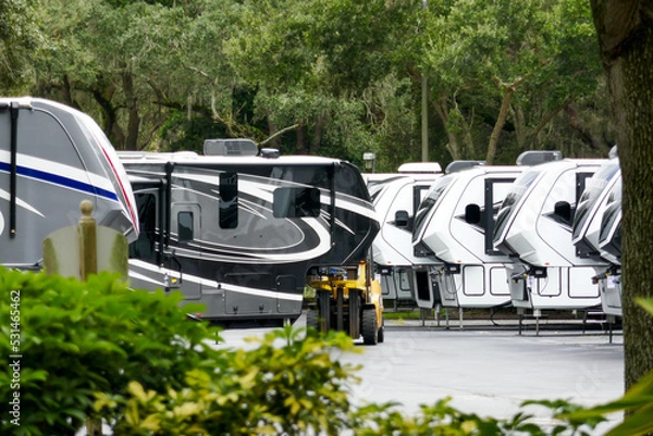 Obraz Moving RV's on a dealer lot