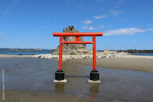 Fototapeta 福島県勿来海水浴場の鳥居