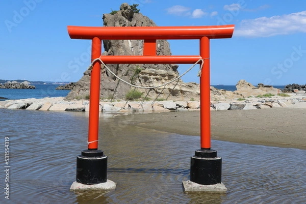Fototapeta 福島県勿来海水浴場の鳥居
