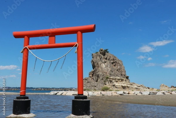 Fototapeta 福島県勿来海水浴場の鳥居